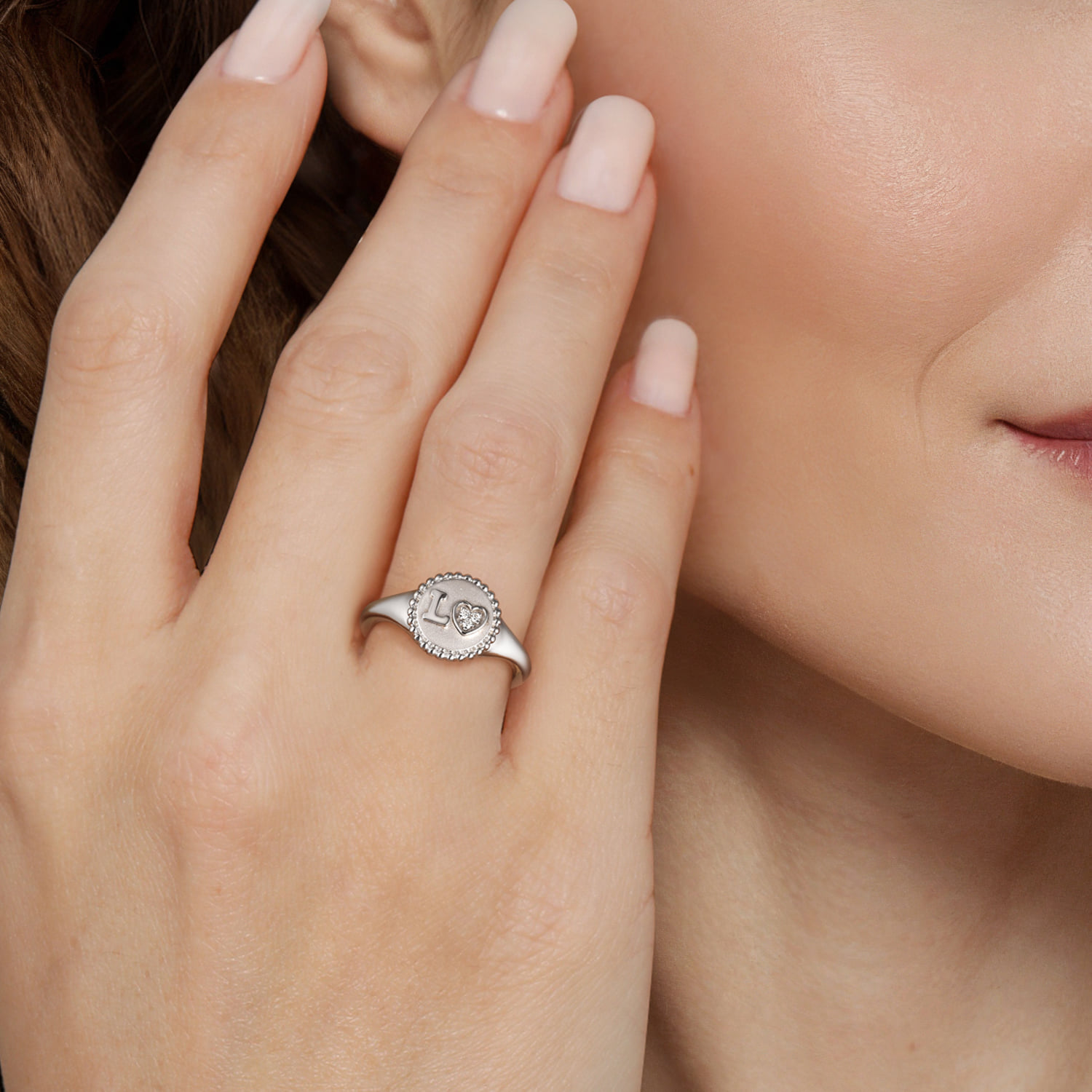 Diamond Bujukan LOVE Medallion Ladies Ring in Sterling Silver, photograph 5