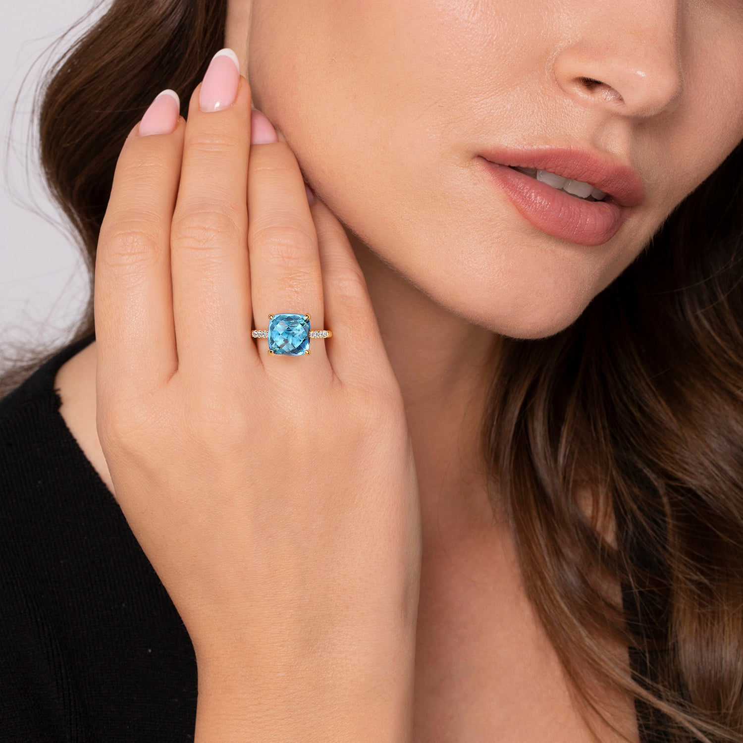 Bujukan Diamond and Blue Topaz Signet Ring in 14K Yellow Gold, photograph 5