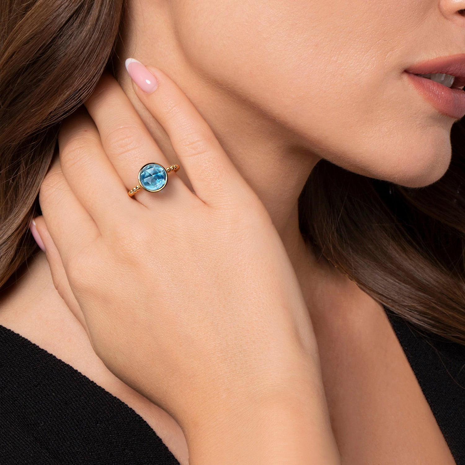 Bujukan Blue Topaz Signet Ring in 14K Yellow Gold, photograph 5