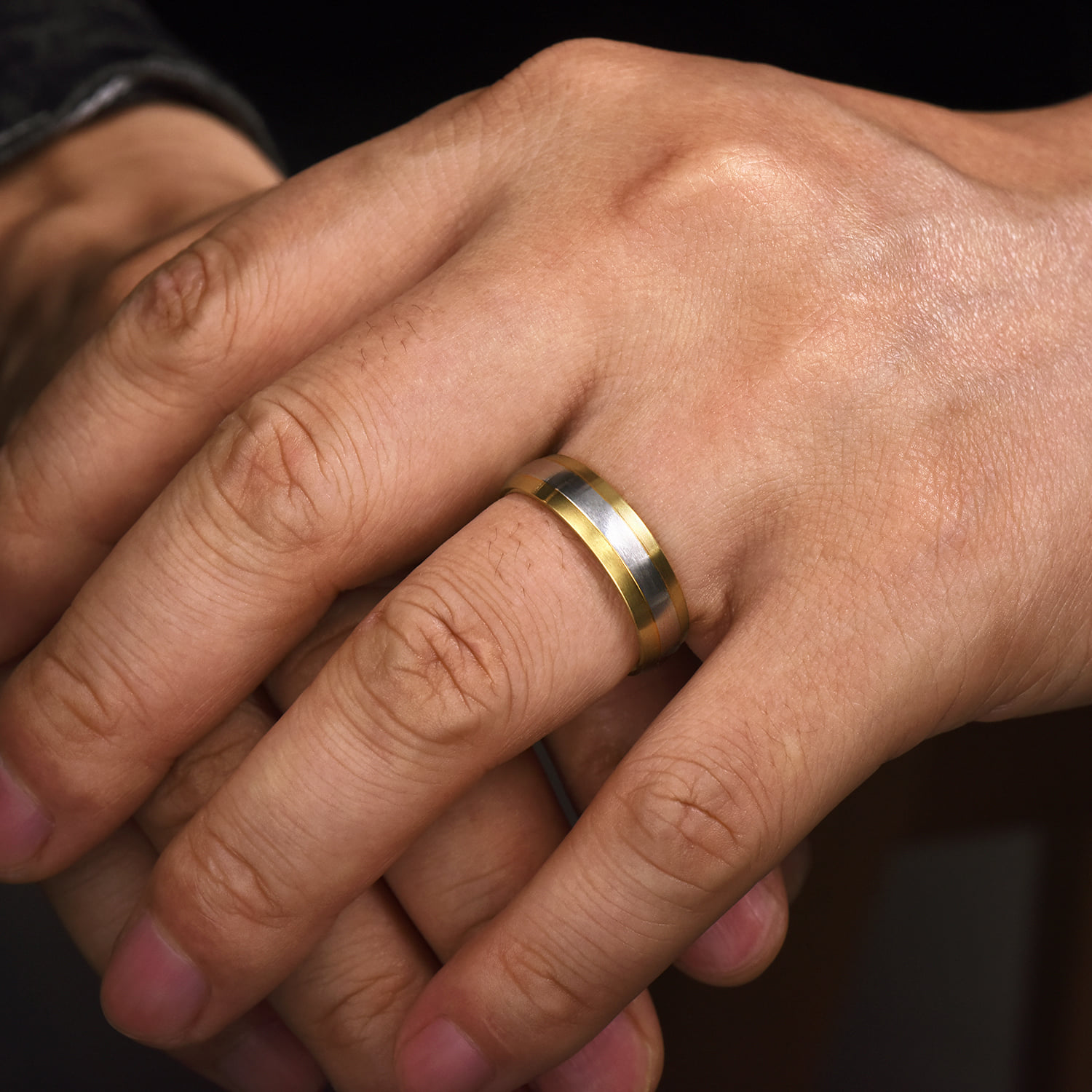 6mm - Two Tone Men's Wedding Band in Satin Finish in 14K White/Yellow Gold, photograph 5