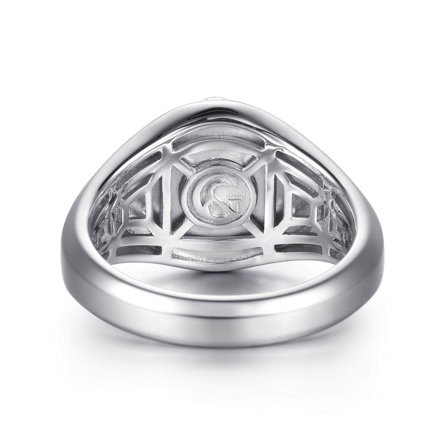 Wide and Skull Signet Ring in 14K Yellow Gold, photograph 5