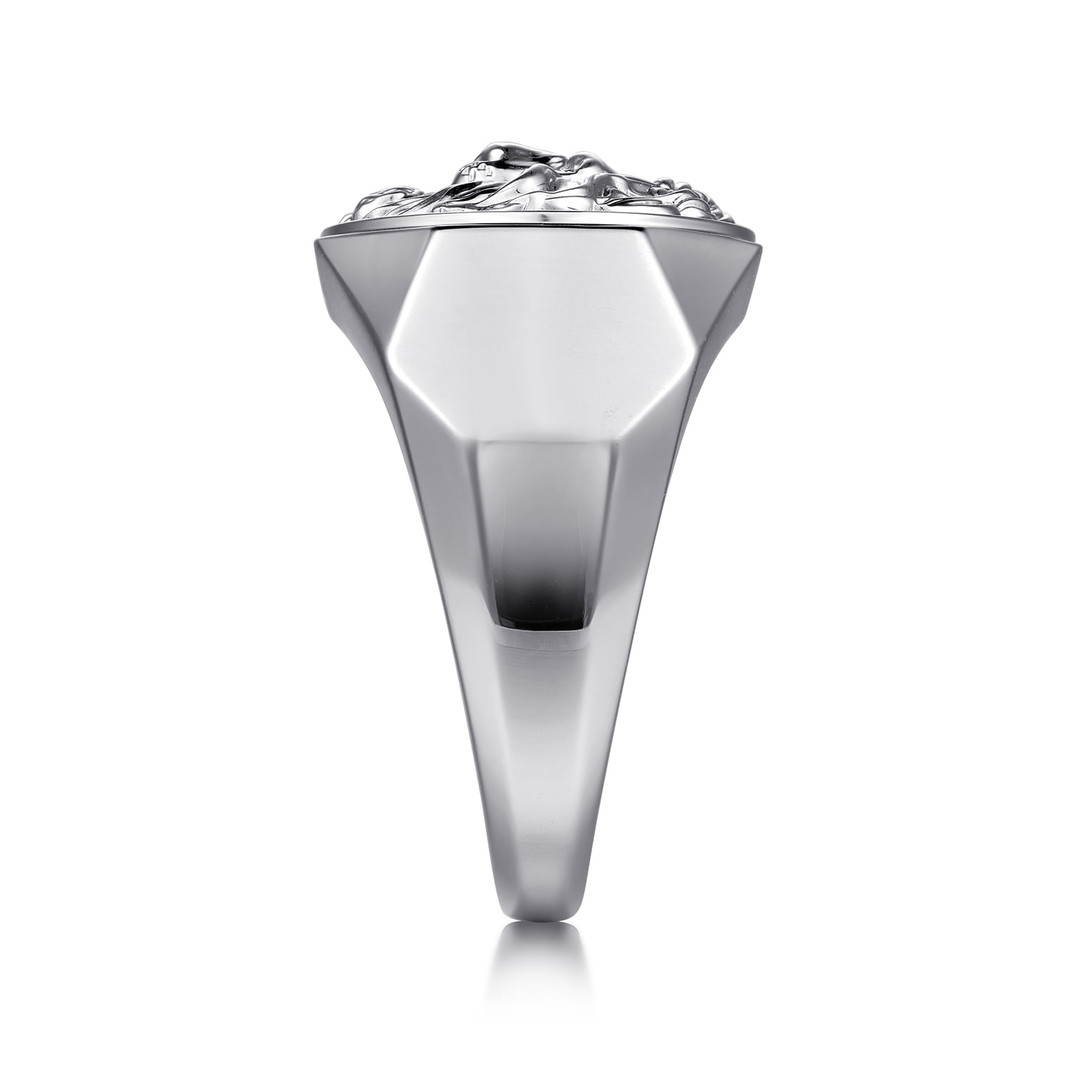 Lion Head Ring in High Polished Finish in Sterling Silver, photograph 4