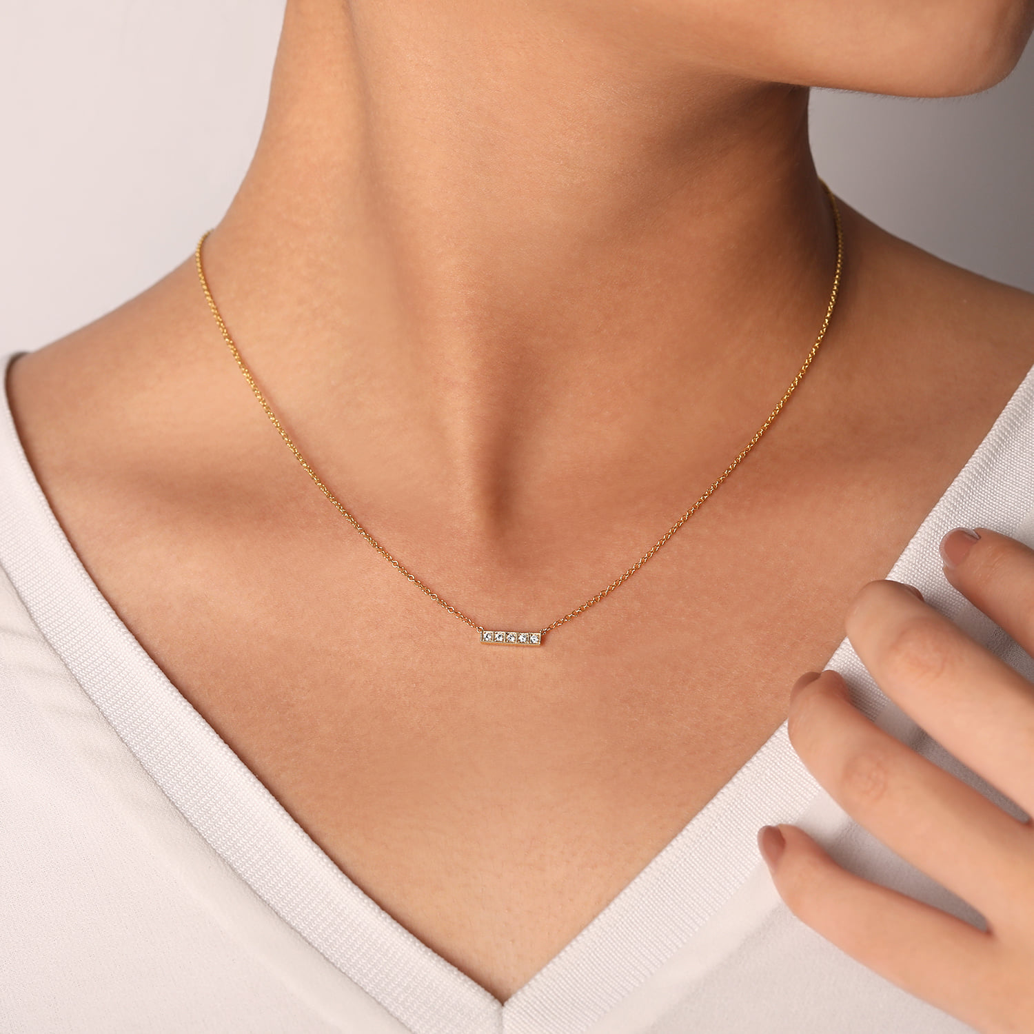 Milgrain Diamond Bar Necklace in 14K Yellow Gold, photograph 3