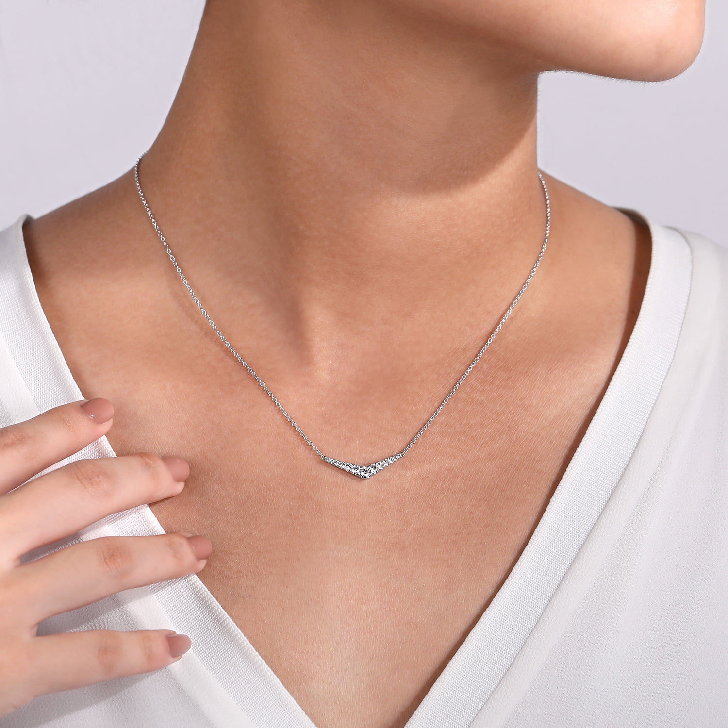Curved Diamond Bar Necklace in 14K White Gold, photograph 3