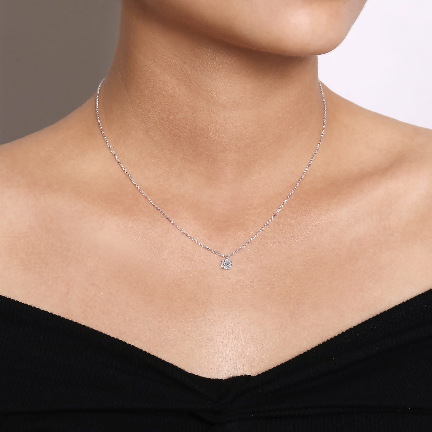 Halo Diamond Pendant Necklace in 14K White Gold, photograph 3