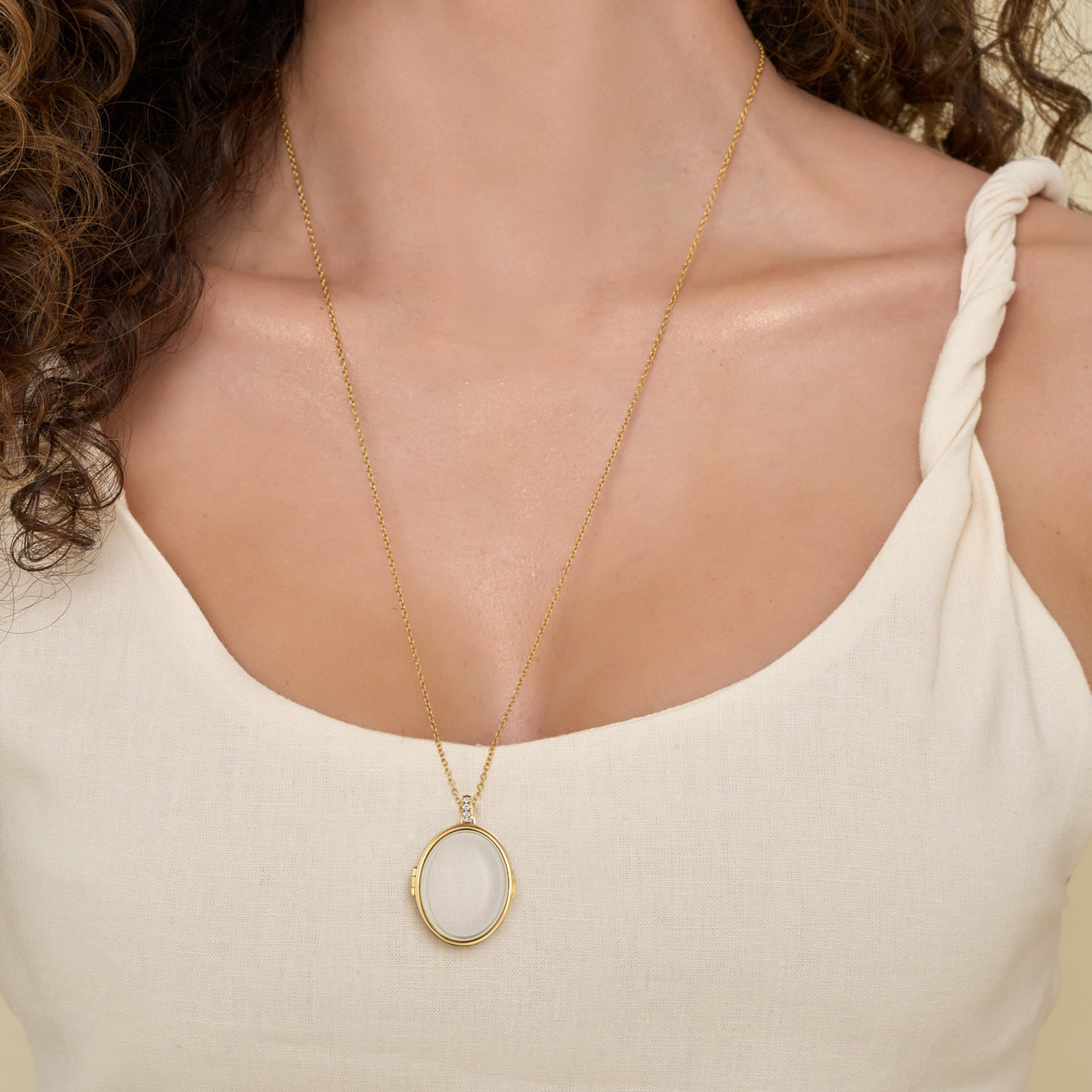 25 inch Glass Front Locket Necklace in 14K Yellow Gold, photograph 5