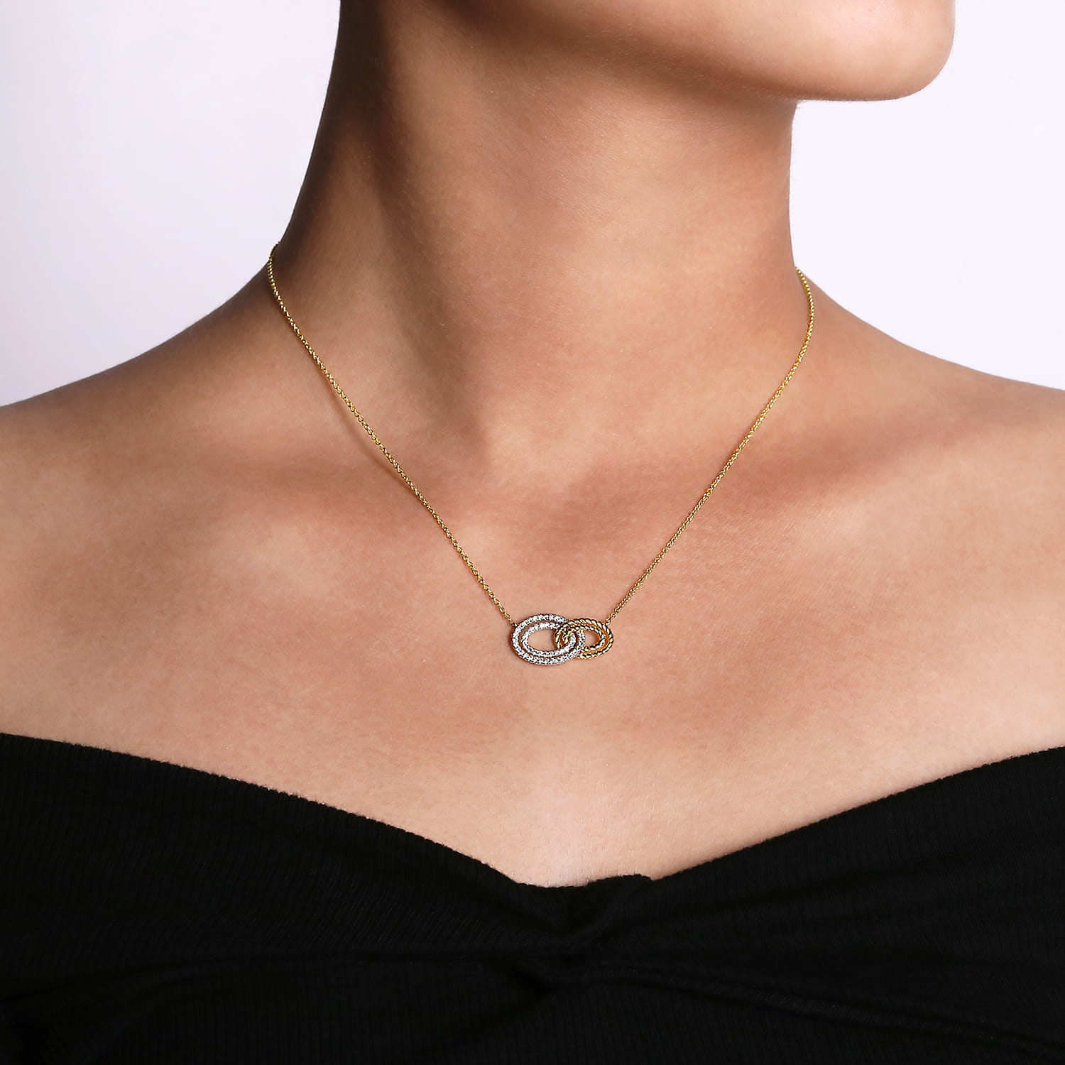 Interlocking Link Diamond Pendant Necklace in 14K White/Yellow Gold, photograph 3