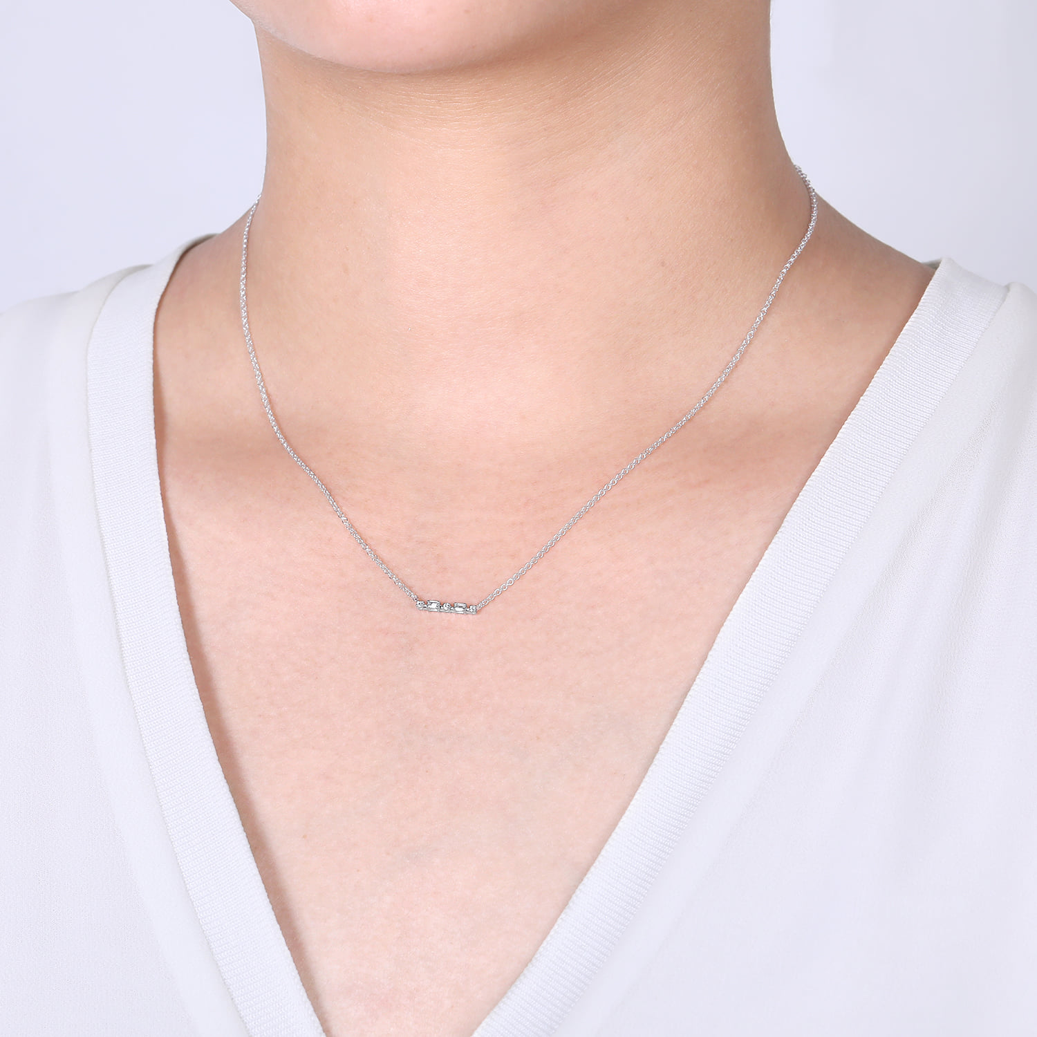 Diamond Bar Necklace in 14K White Gold, photograph 3