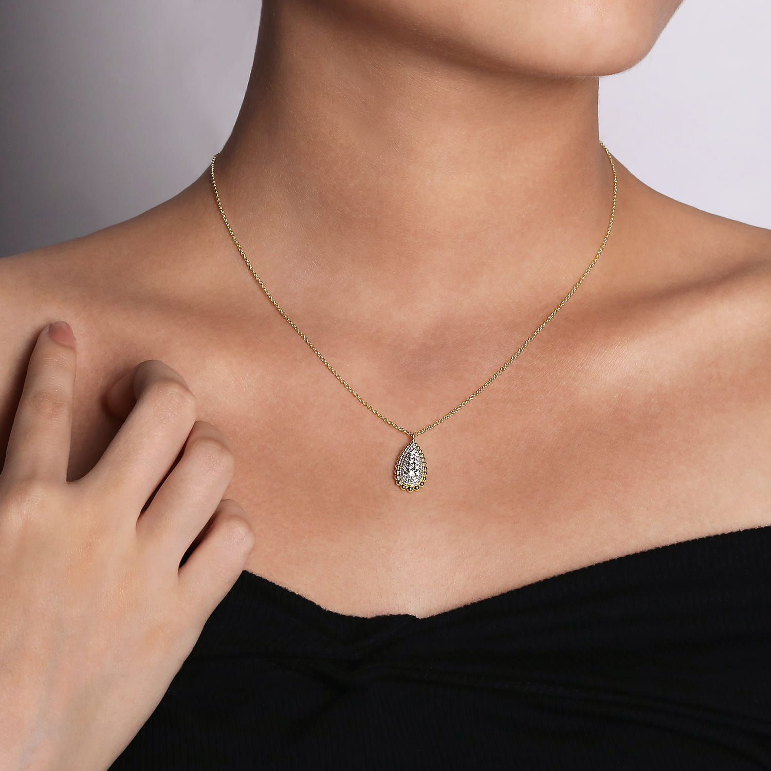 Bujukan Pave Diamond Teardrop Pendant Necklace in 14K Yellow Gold, photograph 3