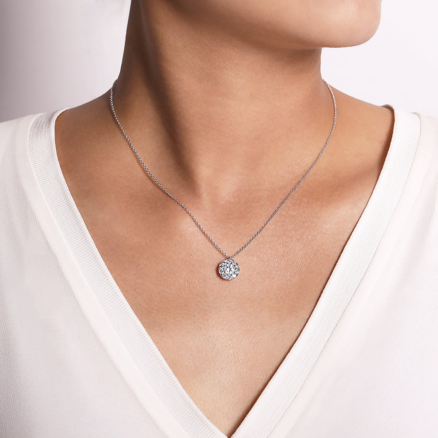 Diamond Halo Pendant Necklace in 14K White Gold, photograph 3