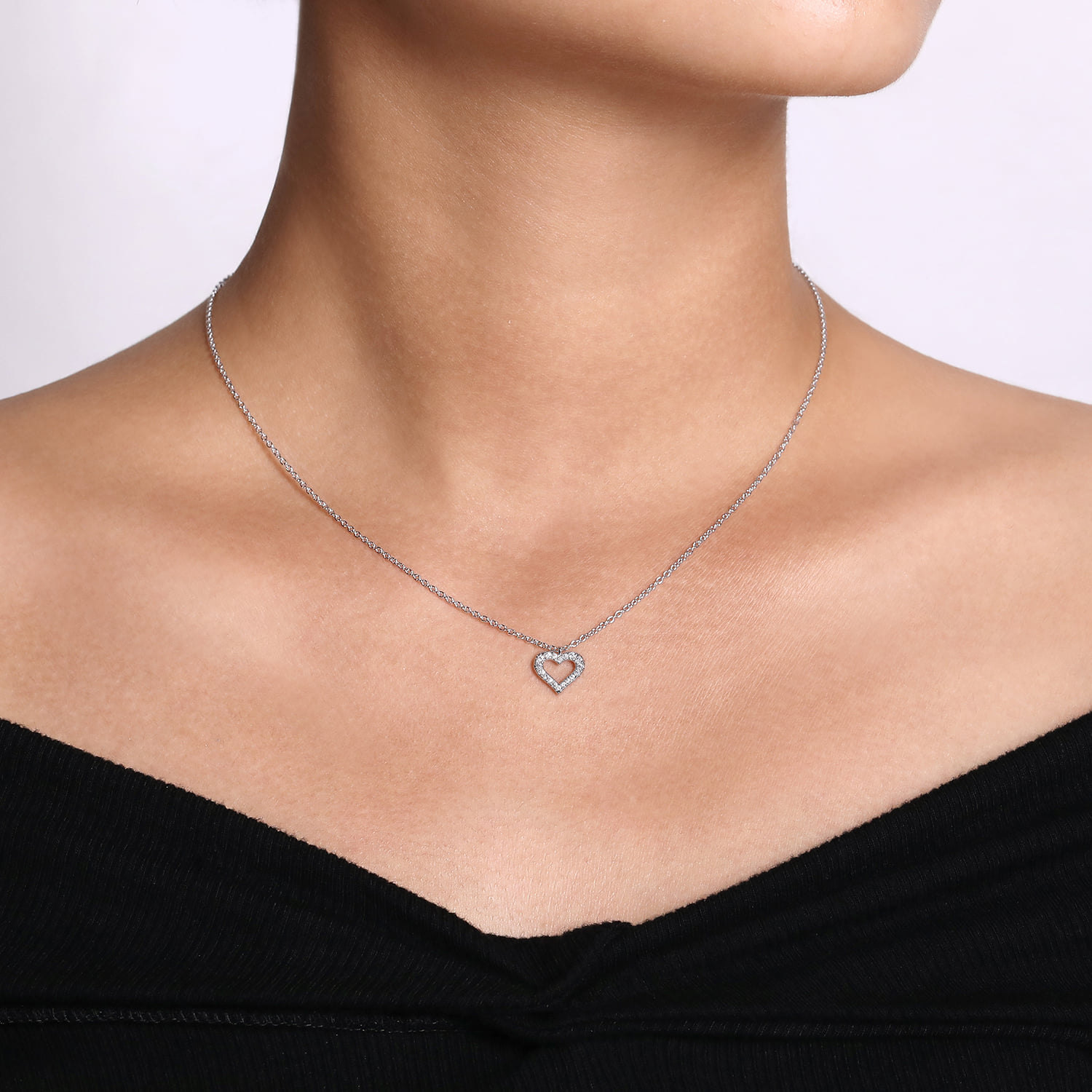 Diamond Pendant Necklace in 14K White Gold, photograph 3