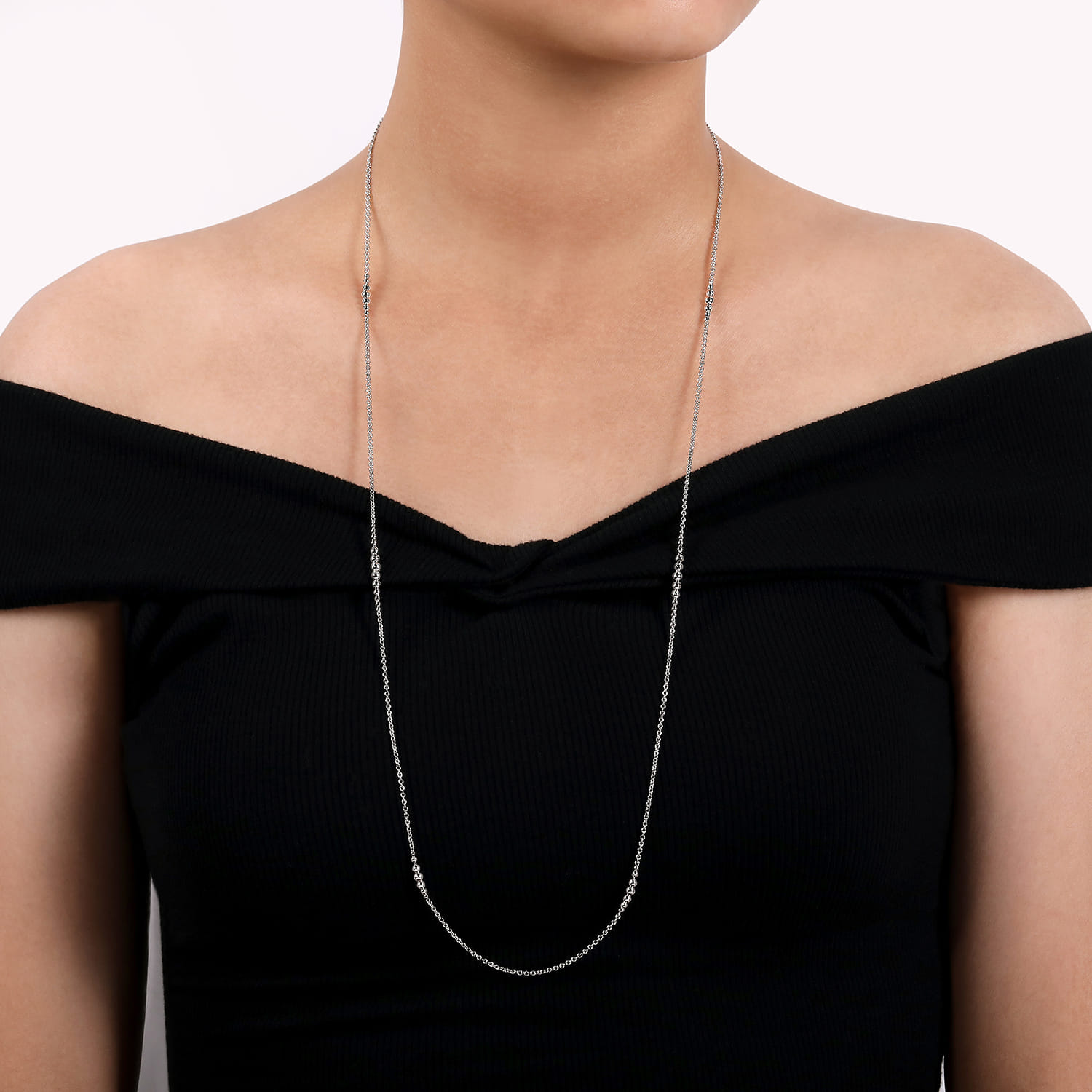Station Necklace in Sterling Silver, photograph 3