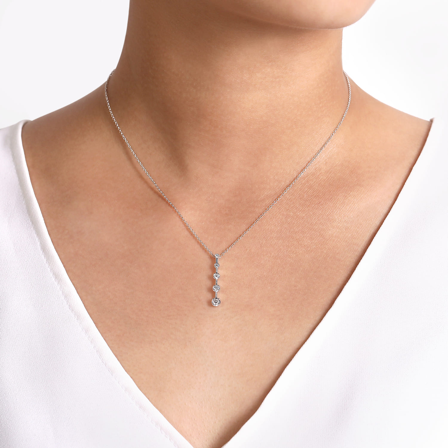 Bar Pendant Necklace with Diamond Stations in 14K White Gold, photograph 3