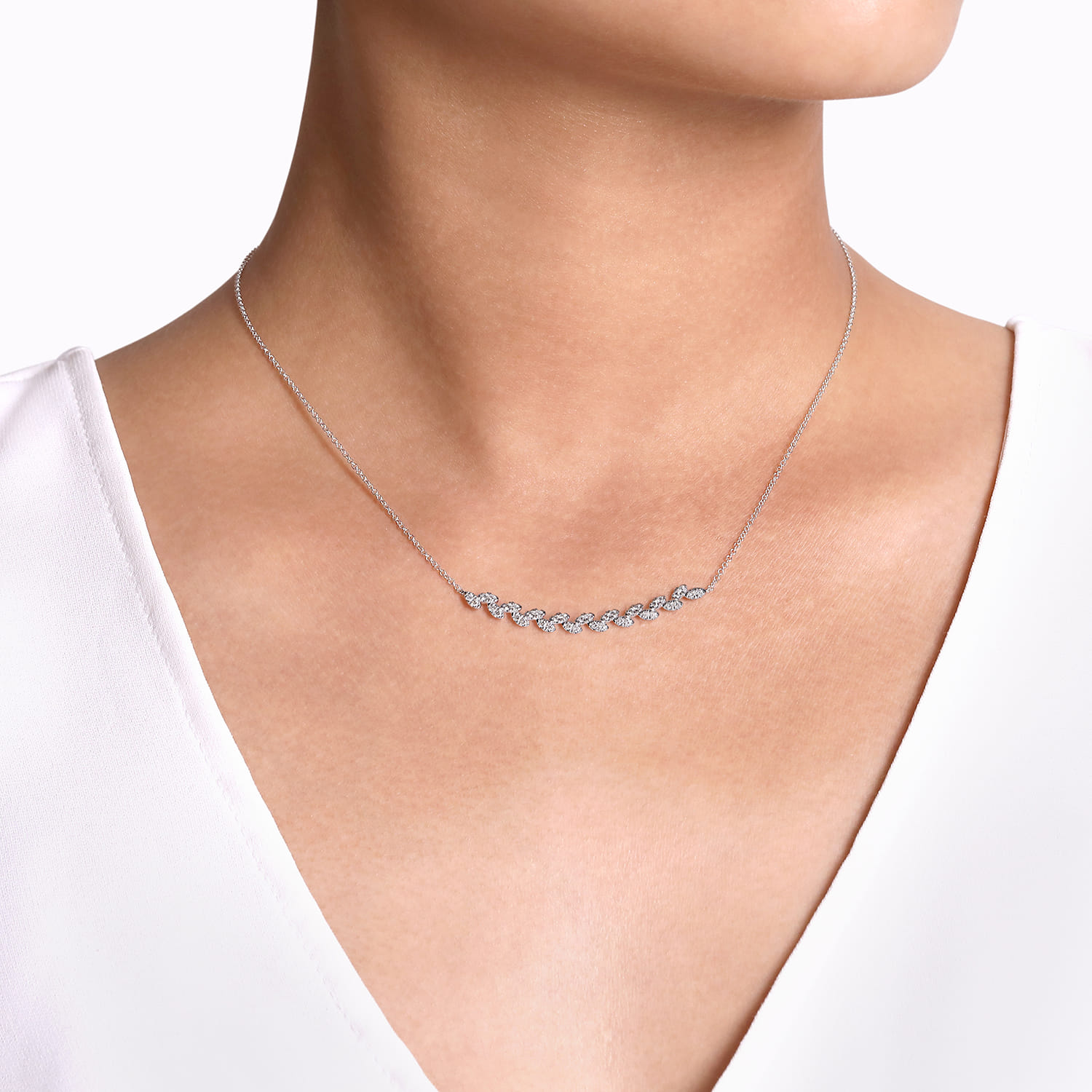 Diamond Pave Curved Bar Leaf Necklace in 14K White Gold, photograph 3