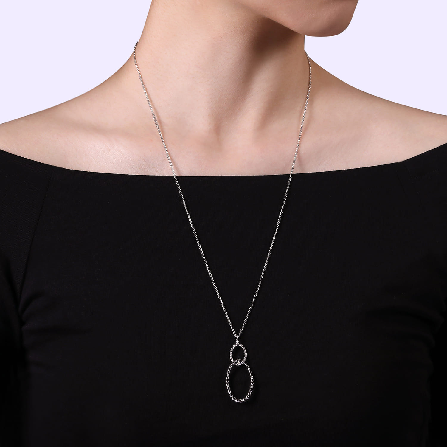 Bujukan White Sapphire Circle Pendant Necklace in Sterling Silver, photograph 3