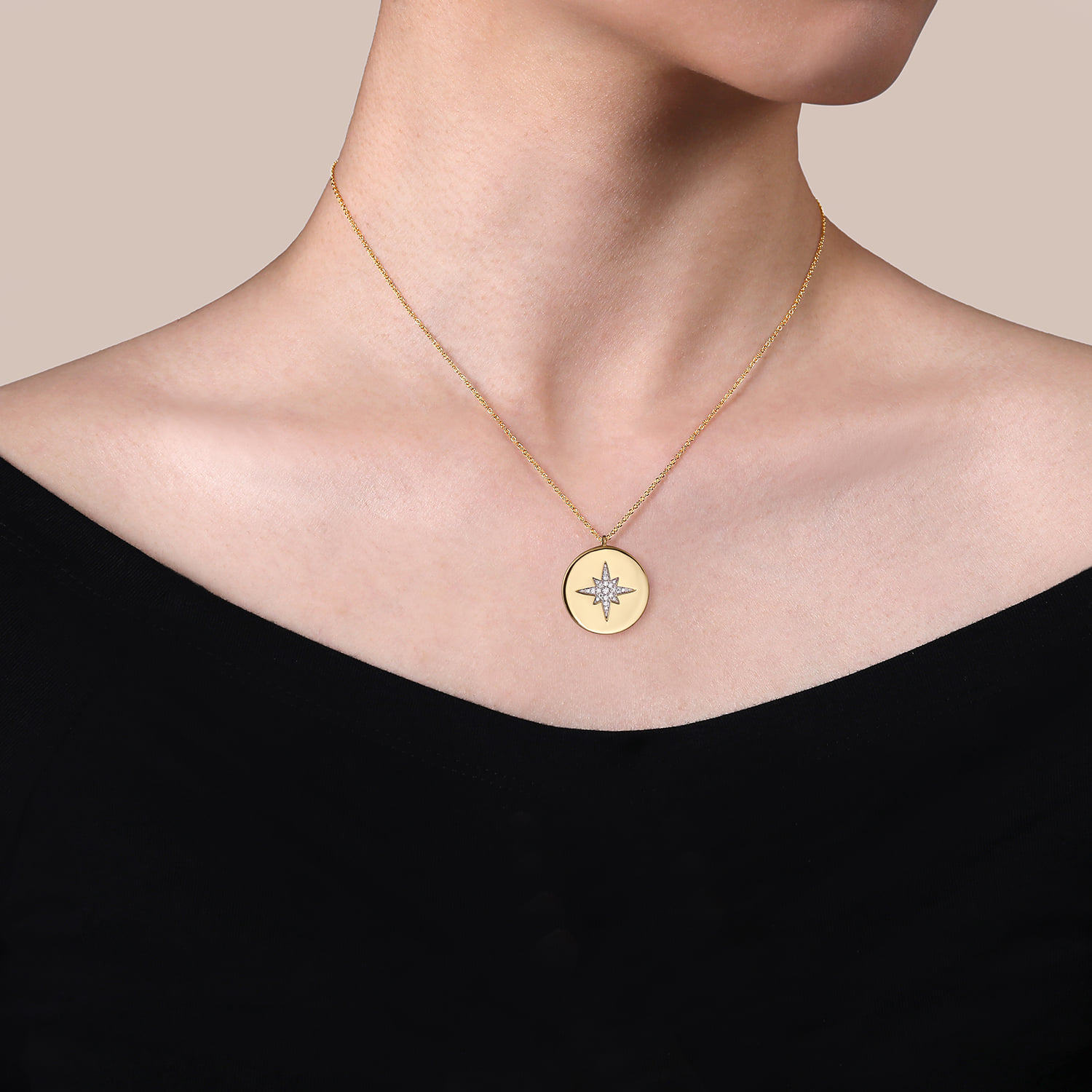 Diamond Star Medallion Necklace in 14K Yellow Gold, photograph 3