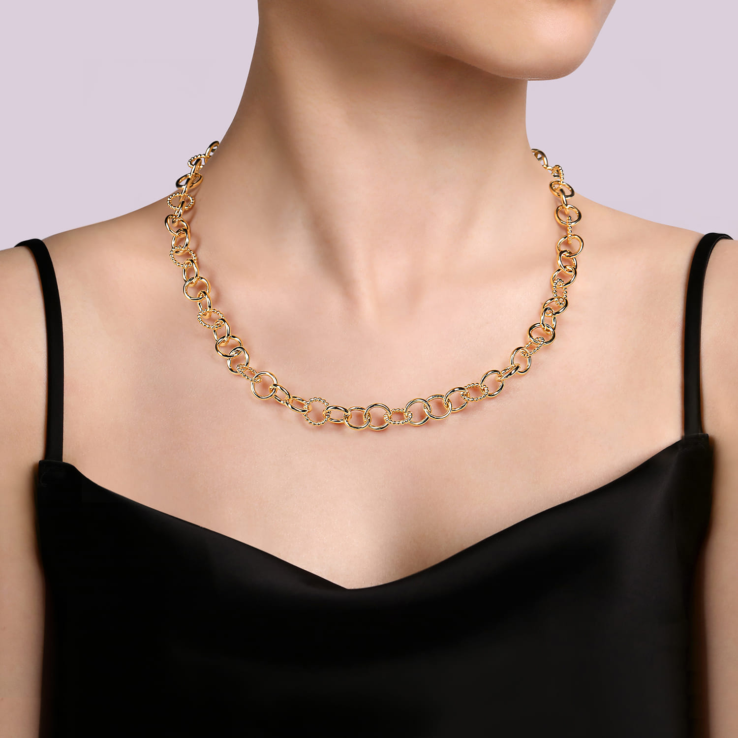 Bujukan Circle Chain Necklace in 14K Yellow Gold, photograph 3