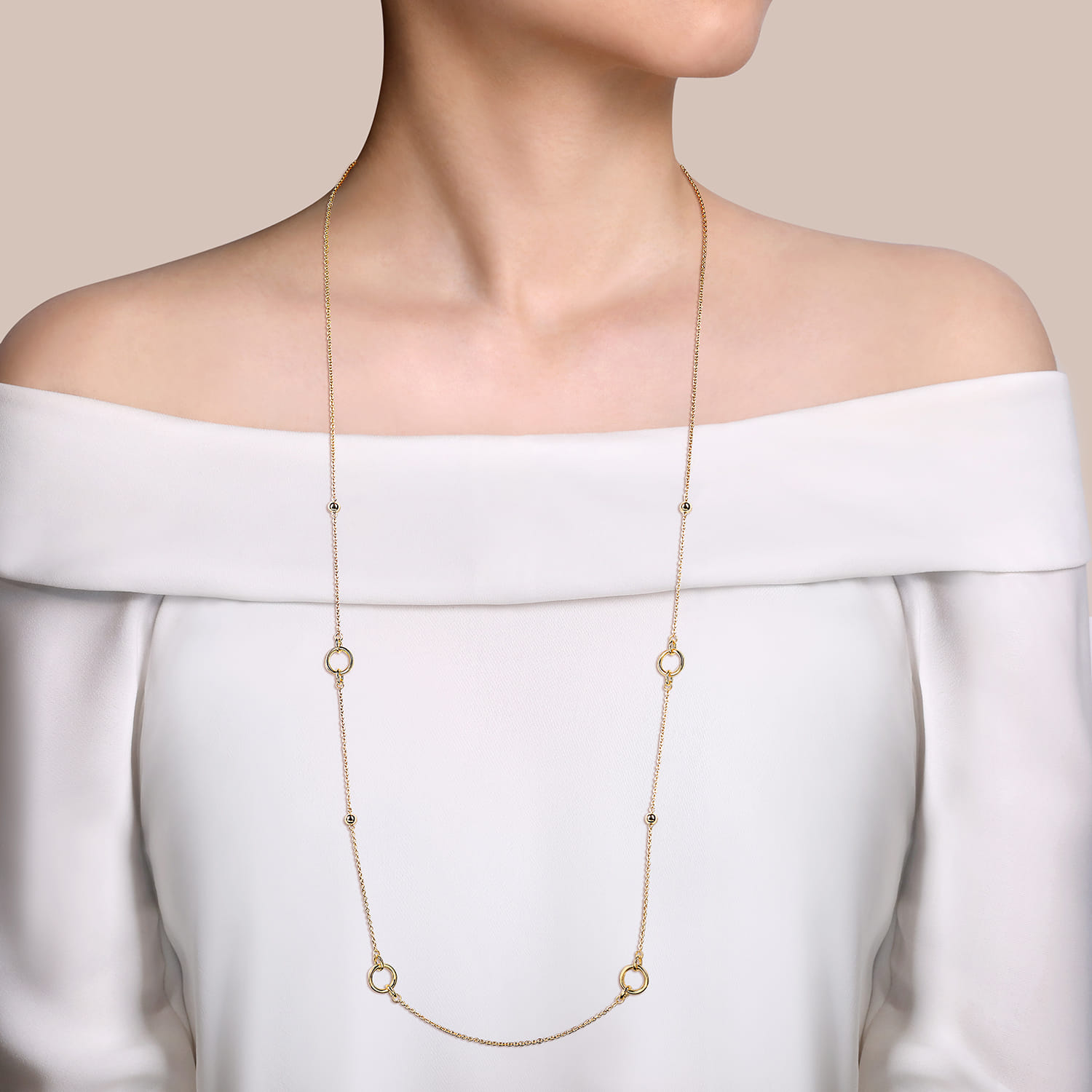 Hollow Tube Link Necklace in 14K Yellow Gold, photograph 3