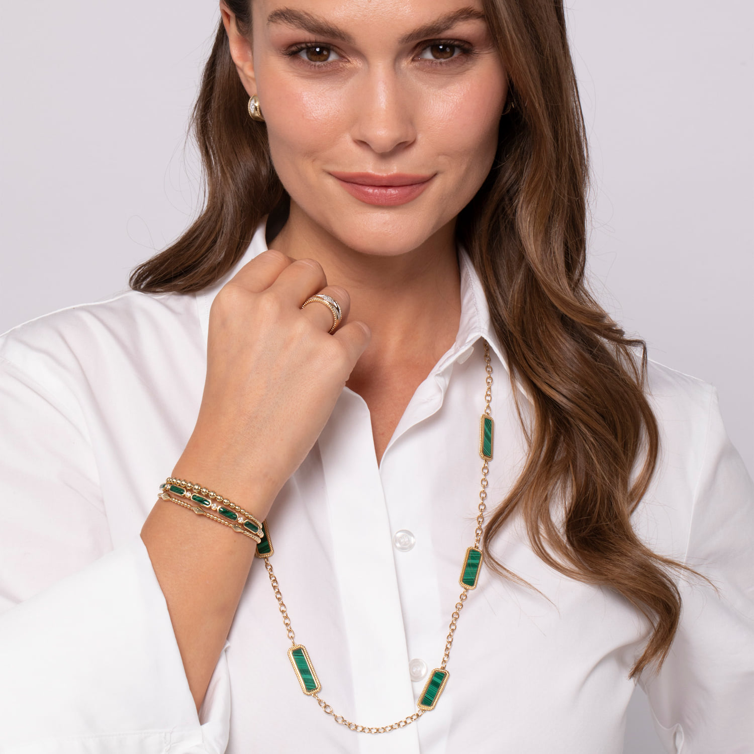 Malachite and Rope Station Necklace in 14K Yellow Gold, photograph 4
