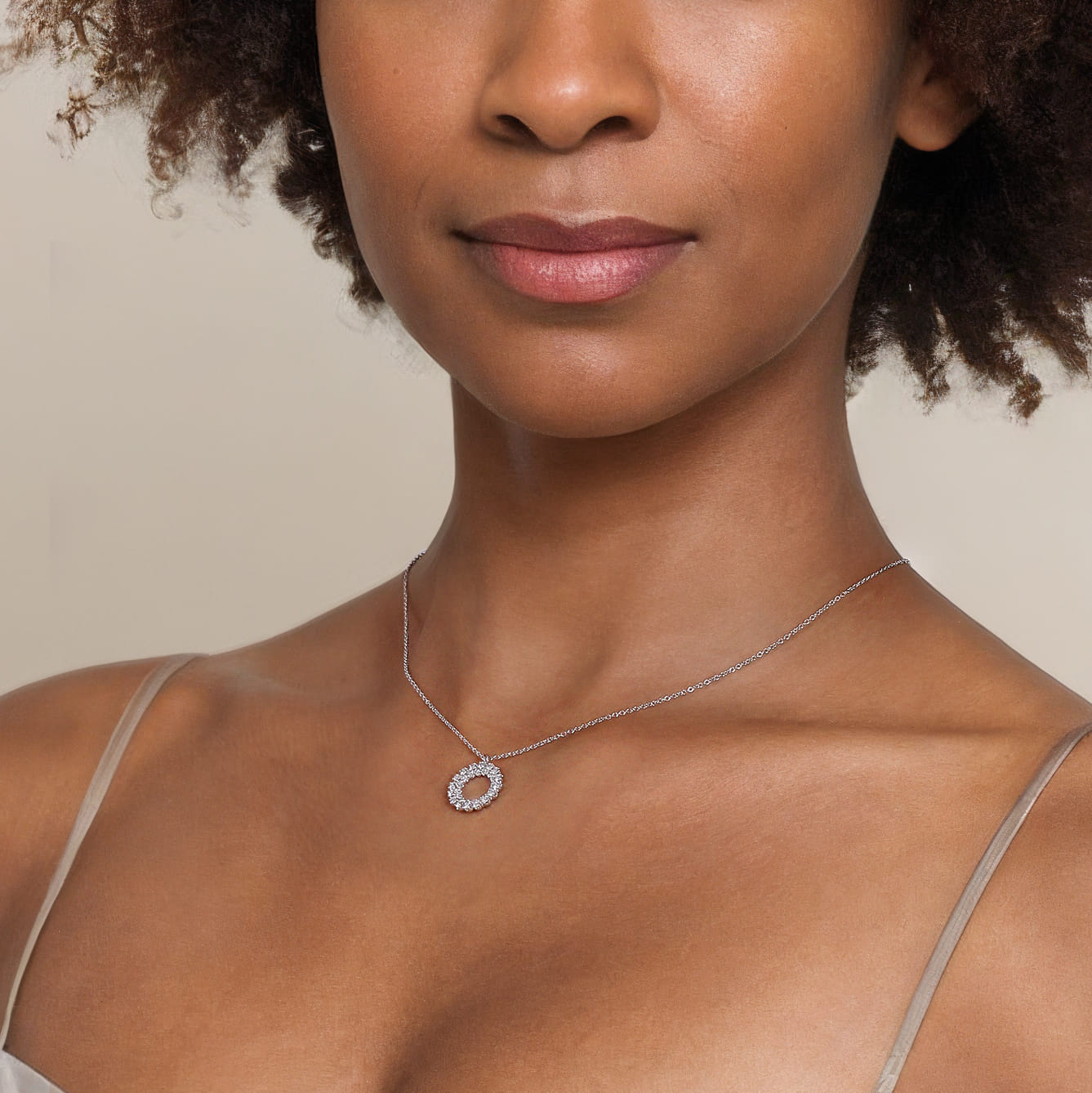 Diamond Circle Pendant Necklace in 14K White Gold, photograph 4