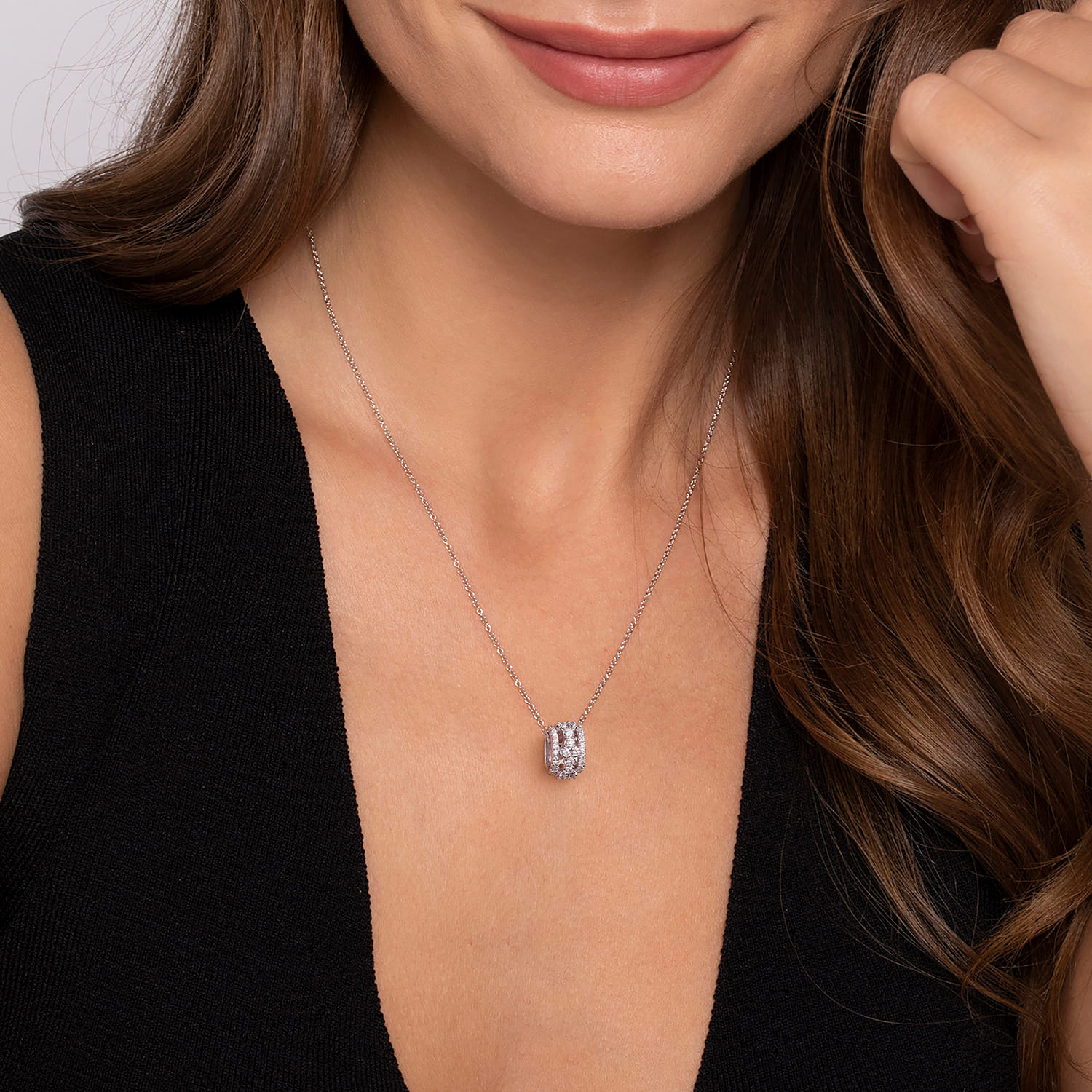 Diamond Clover Pendant Necklace in 14K White Gold, photograph 3