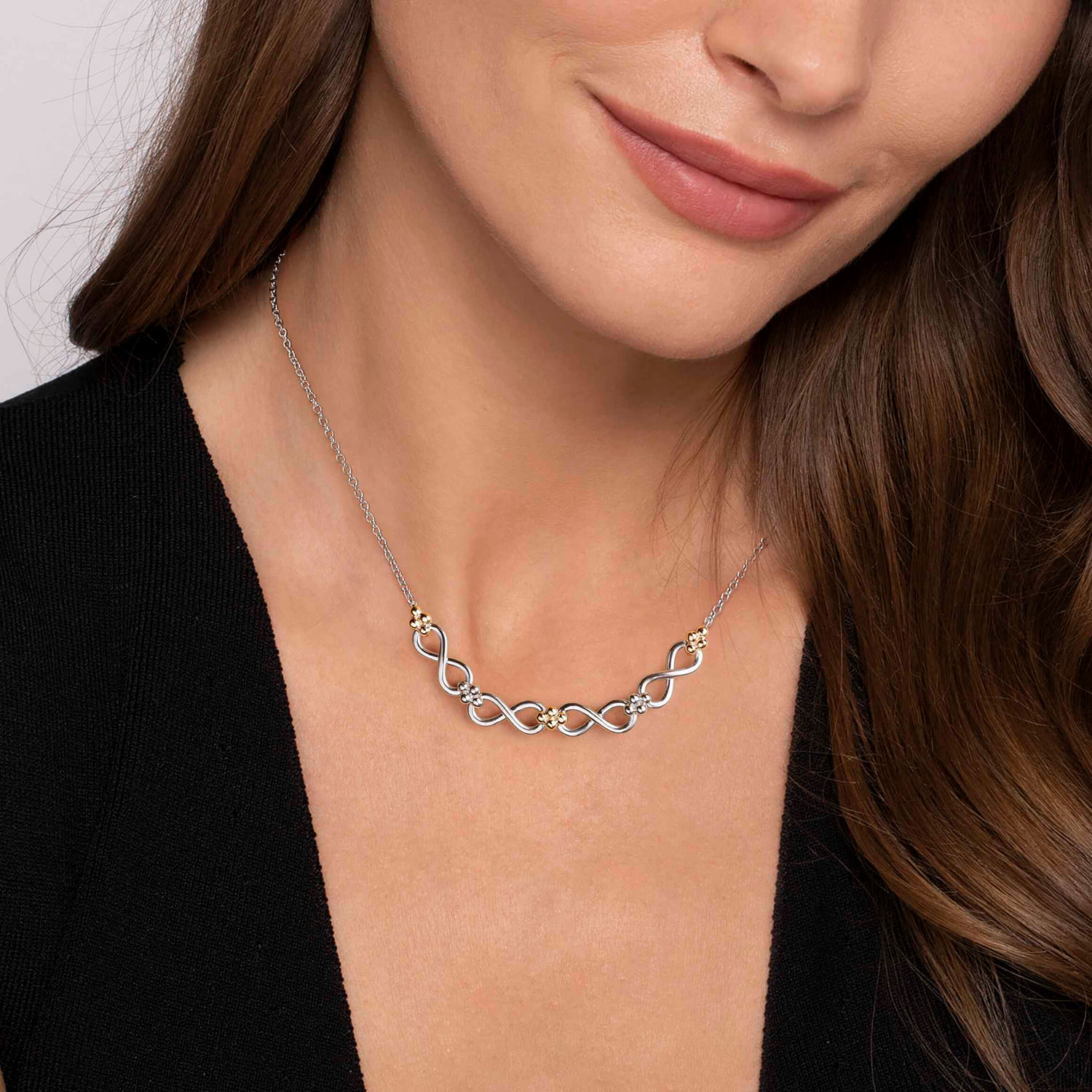 and Bujukan Infinity Bar Necklace in 14K Yellow Gold, photograph 3