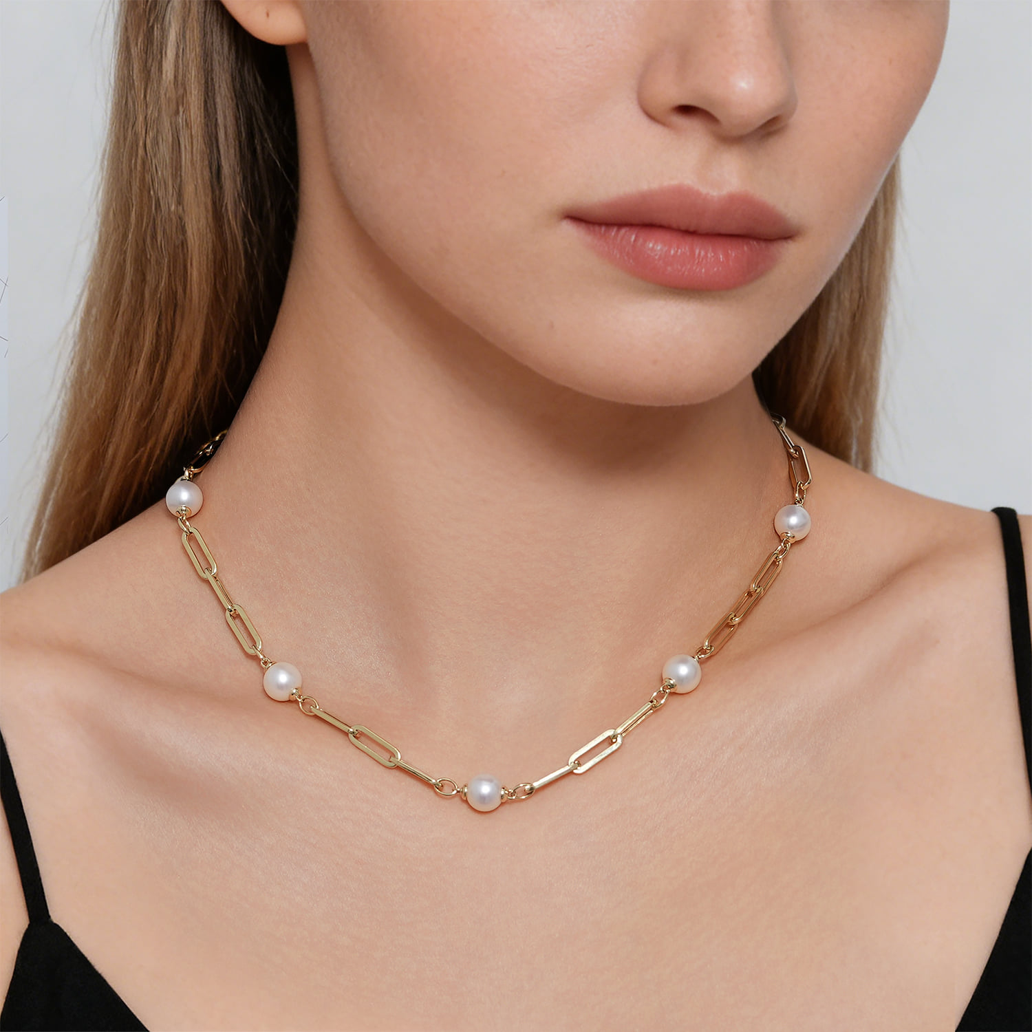 Pearl and Hollow Link Station Chain Necklace in 14K Yellow Gold, photograph 3