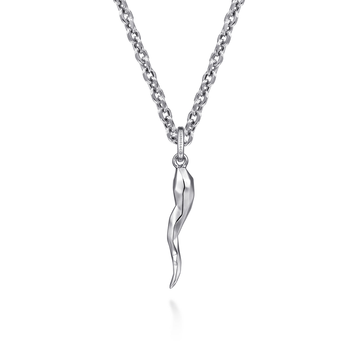 22 Inch Italian Horn Pendant Necklace in Sterling Silver, photograph 2