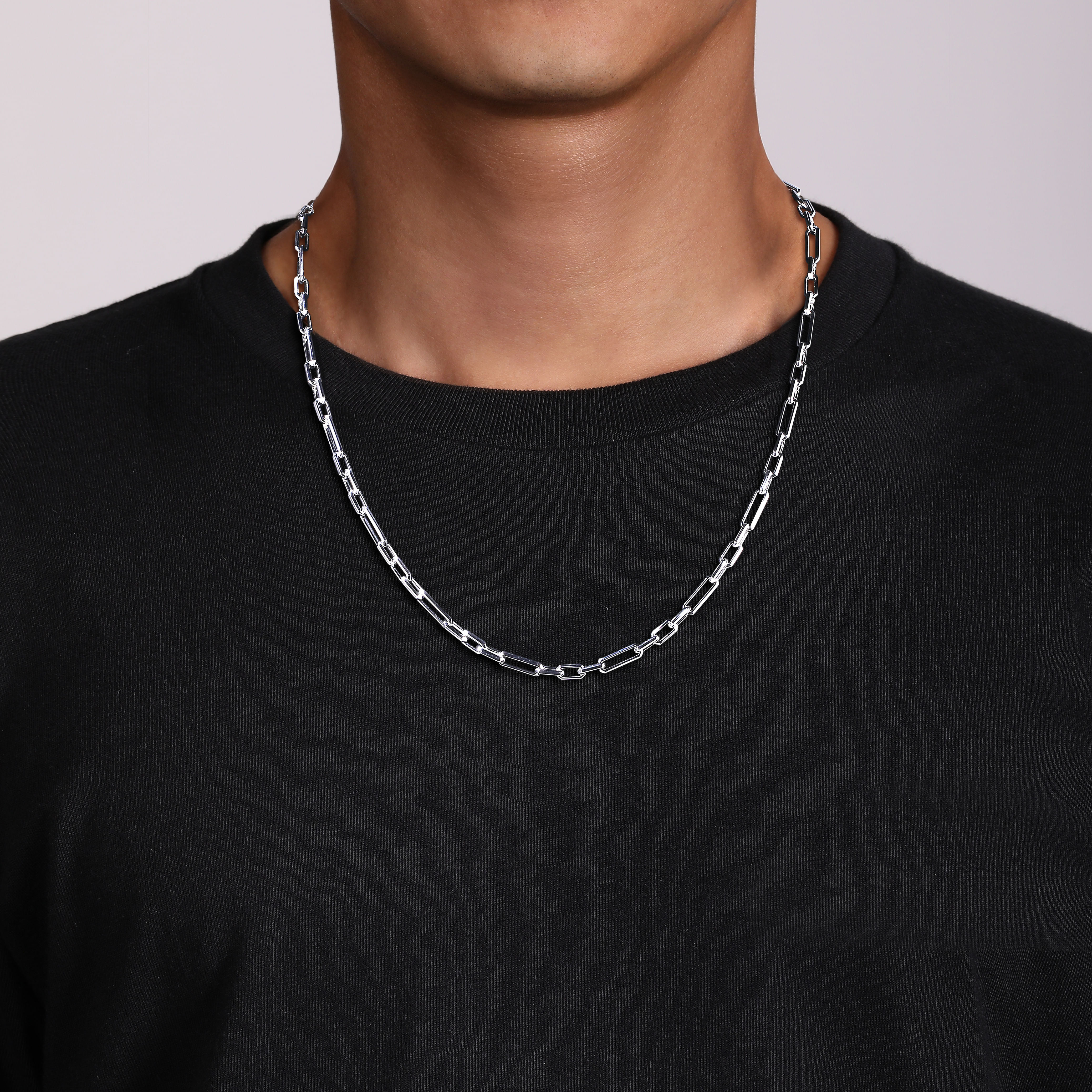 22 Inch 4.2mm Men's Solid Figaro Link Chain Necklace in Sterling Silver, photograph 5
