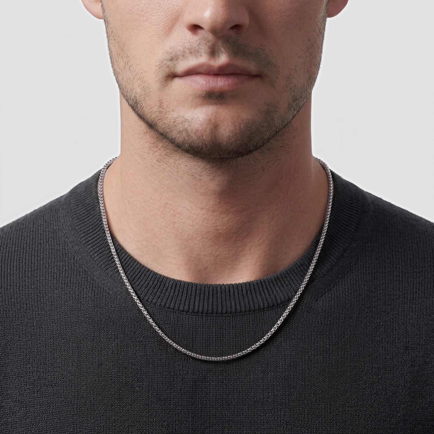 22 Inch 2.5mm Men's Solid Box Chain Necklace in Sterling Silver, photograph 3