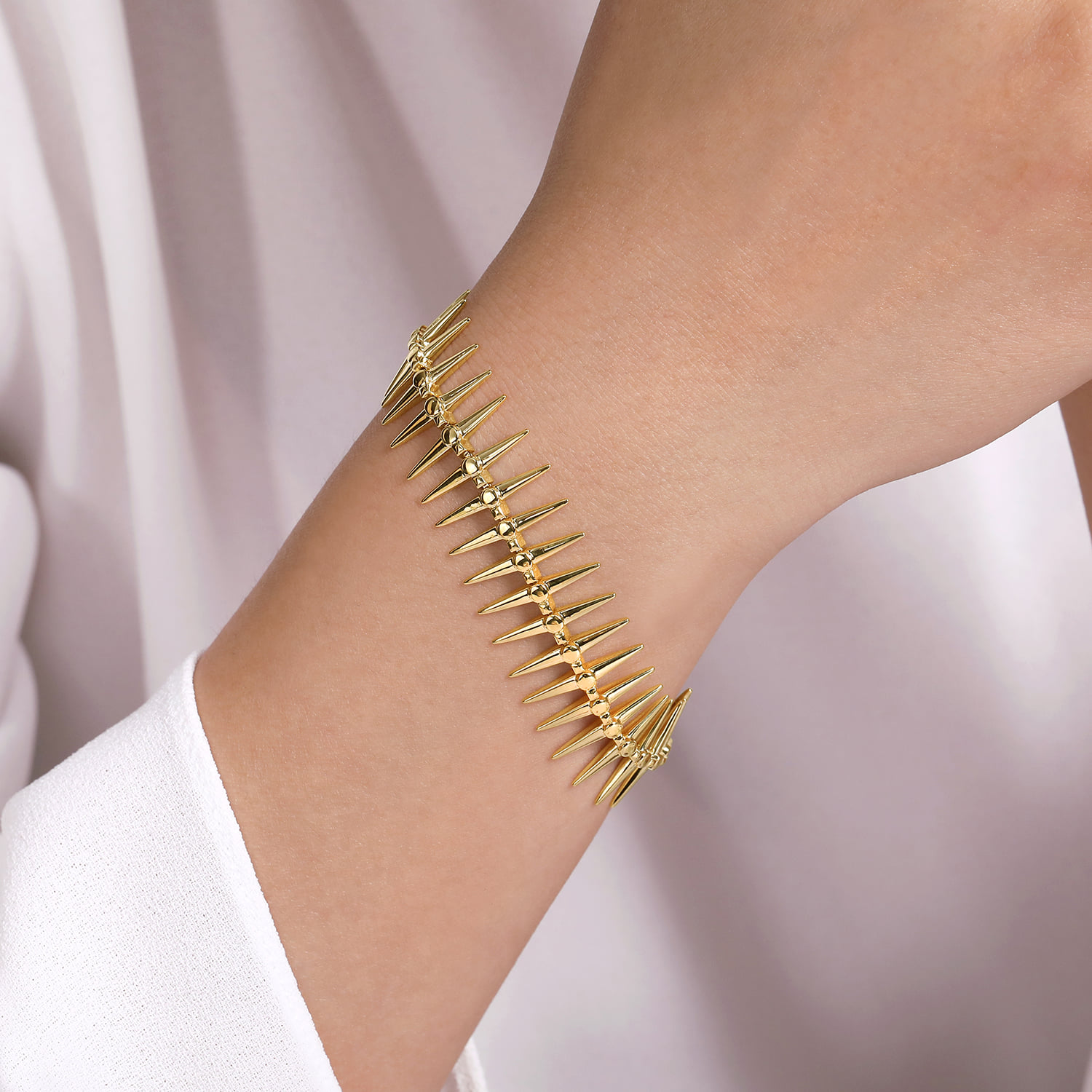 Kaslique Tennis Bracelet in 14K Yellow Gold, photograph 3
