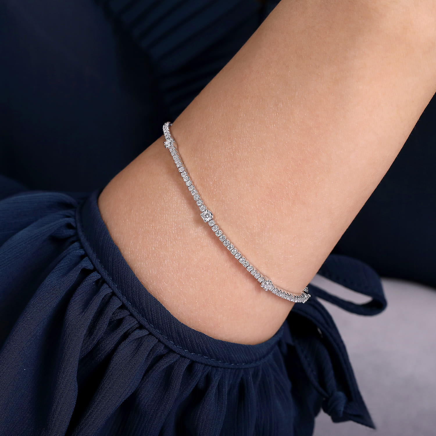 Diamond Tennis Bracelet in 14K White Gold, photograph 3