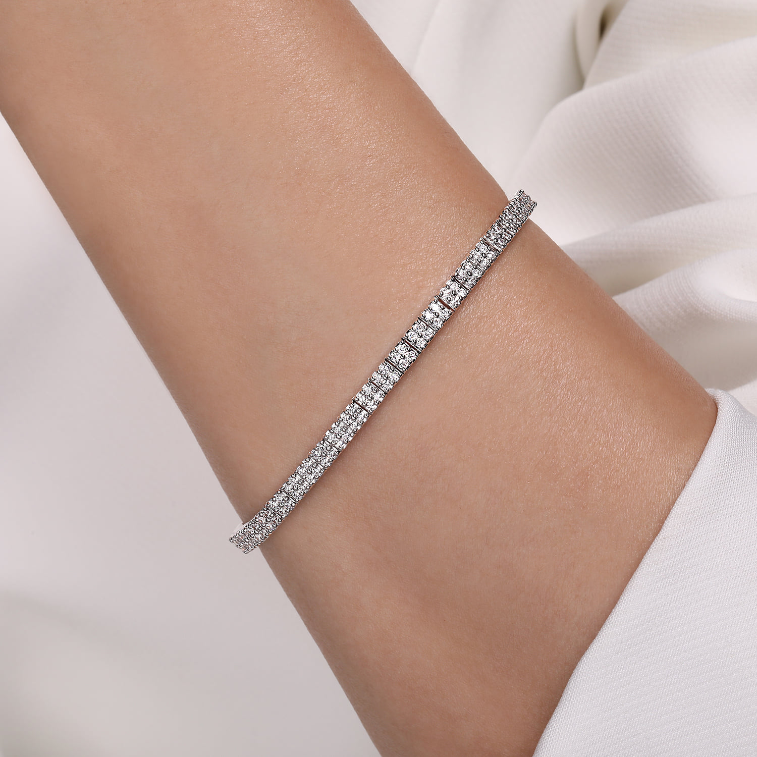 Diamond Tennis Bracelet in 14K White Gold, photograph 3