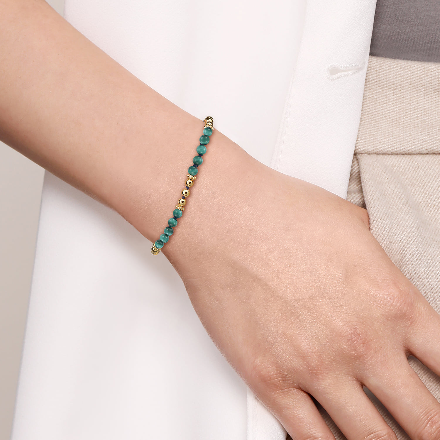 Malachite Beads Bracelet in 14K Yellow Gold, photograph 3