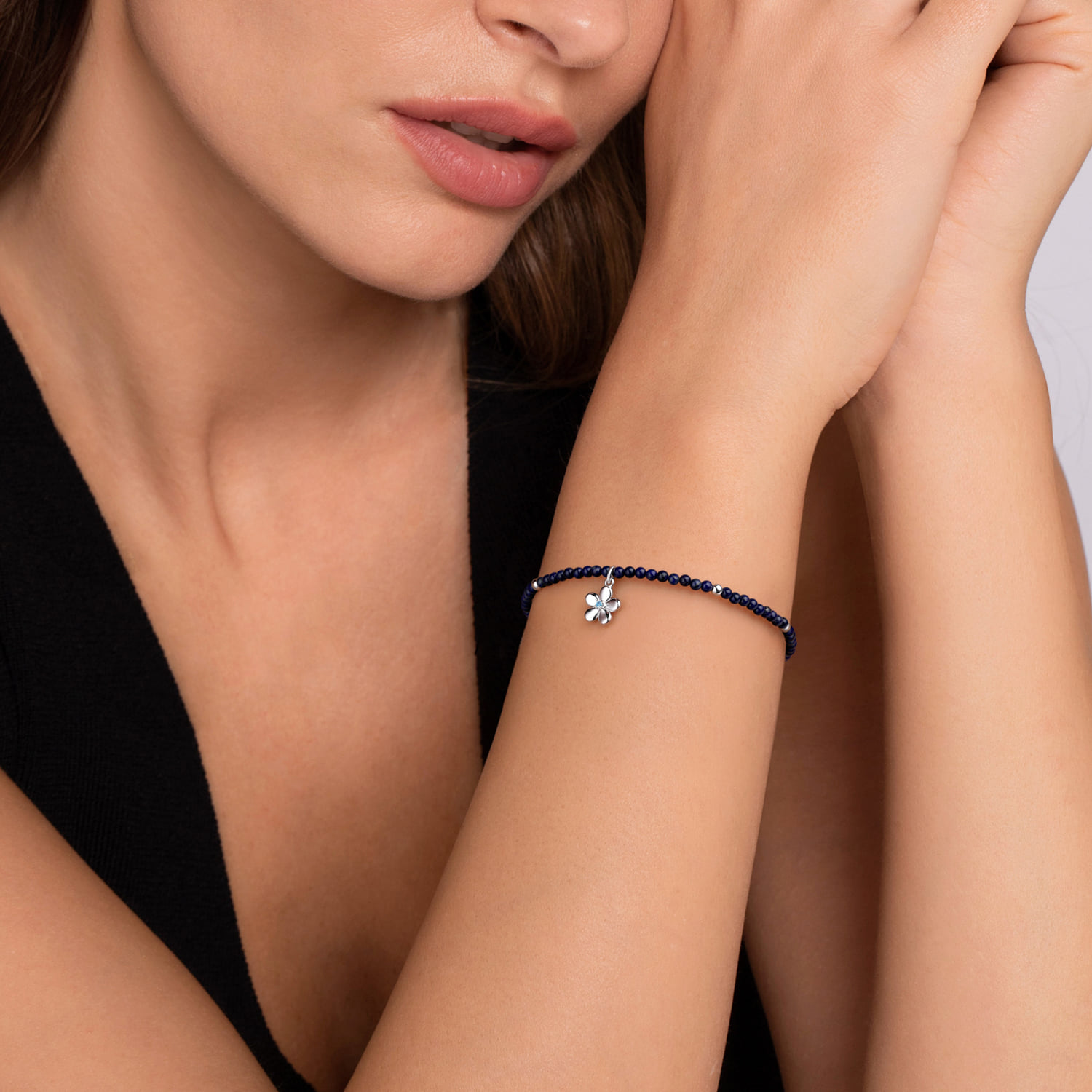 London Blue Topaz Flower and Lapis bead Bracelet in Sterling Silver, photograph 3