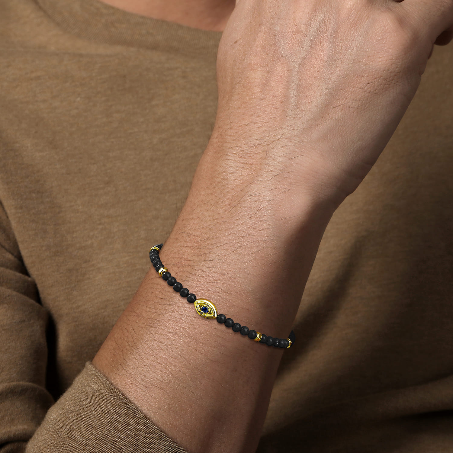4mm Onyx and Sapphire Beaded Bracelet with Evil eye in 14K Yellow Gold, photograph 3