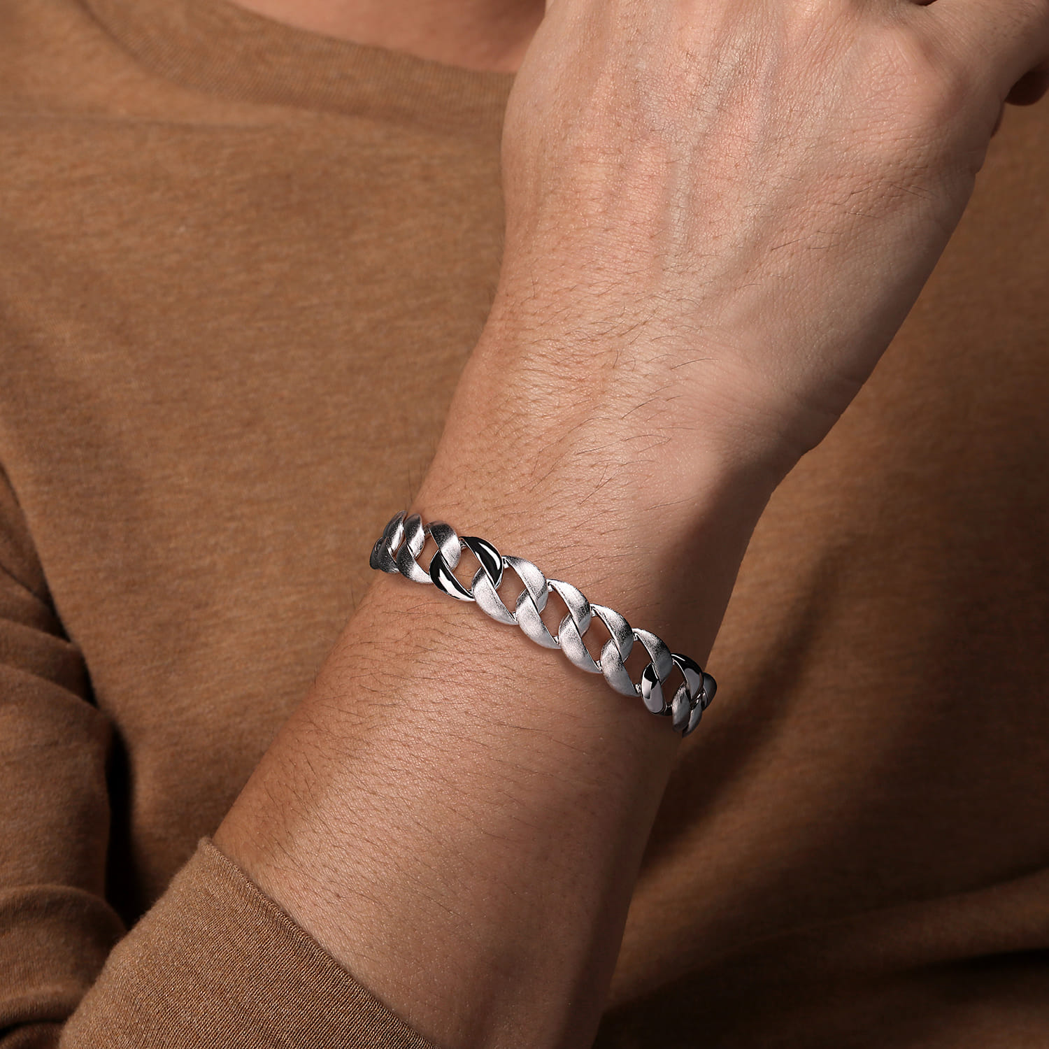 14mm Men's Solid Flat Heavy Link Chain Bracelet in Sterling Silver, photograph 3