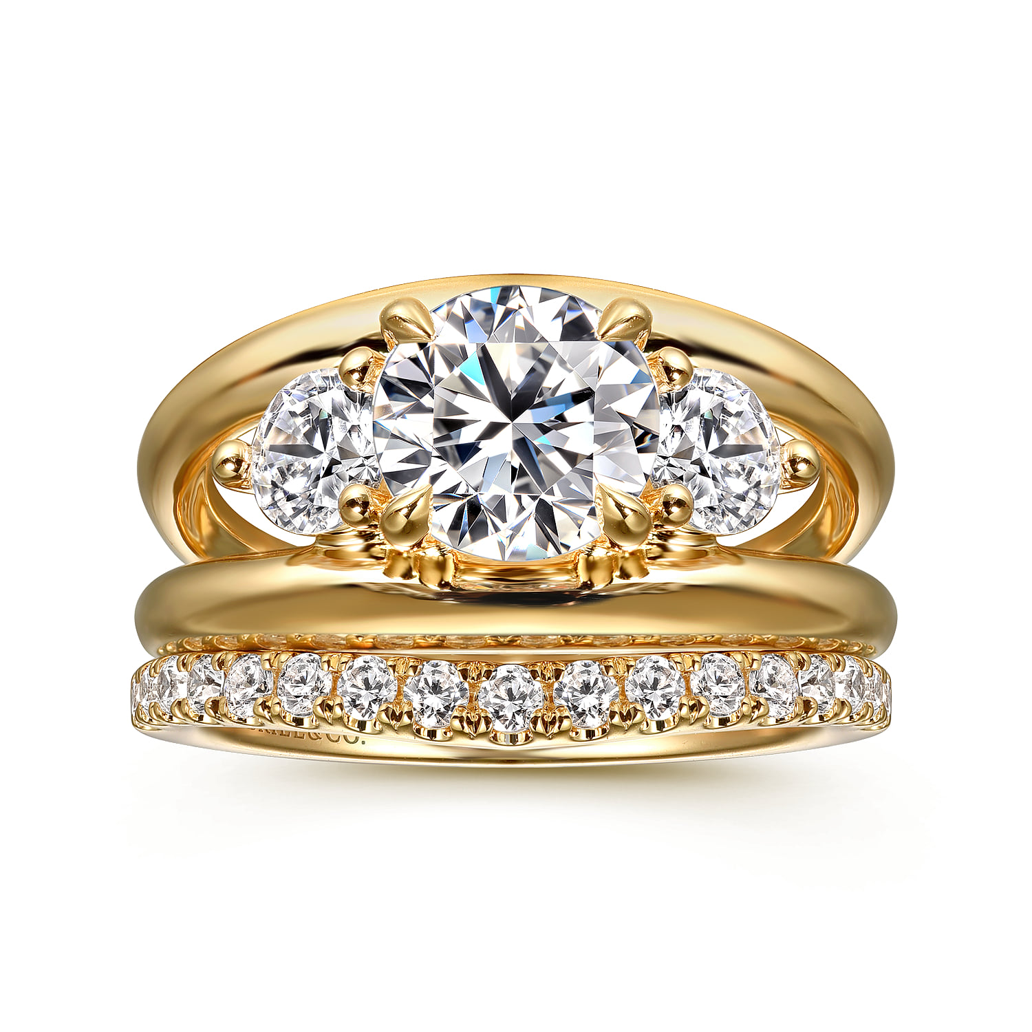 Diamond Wedding Band in 14K Yellow Gold, photograph 4
