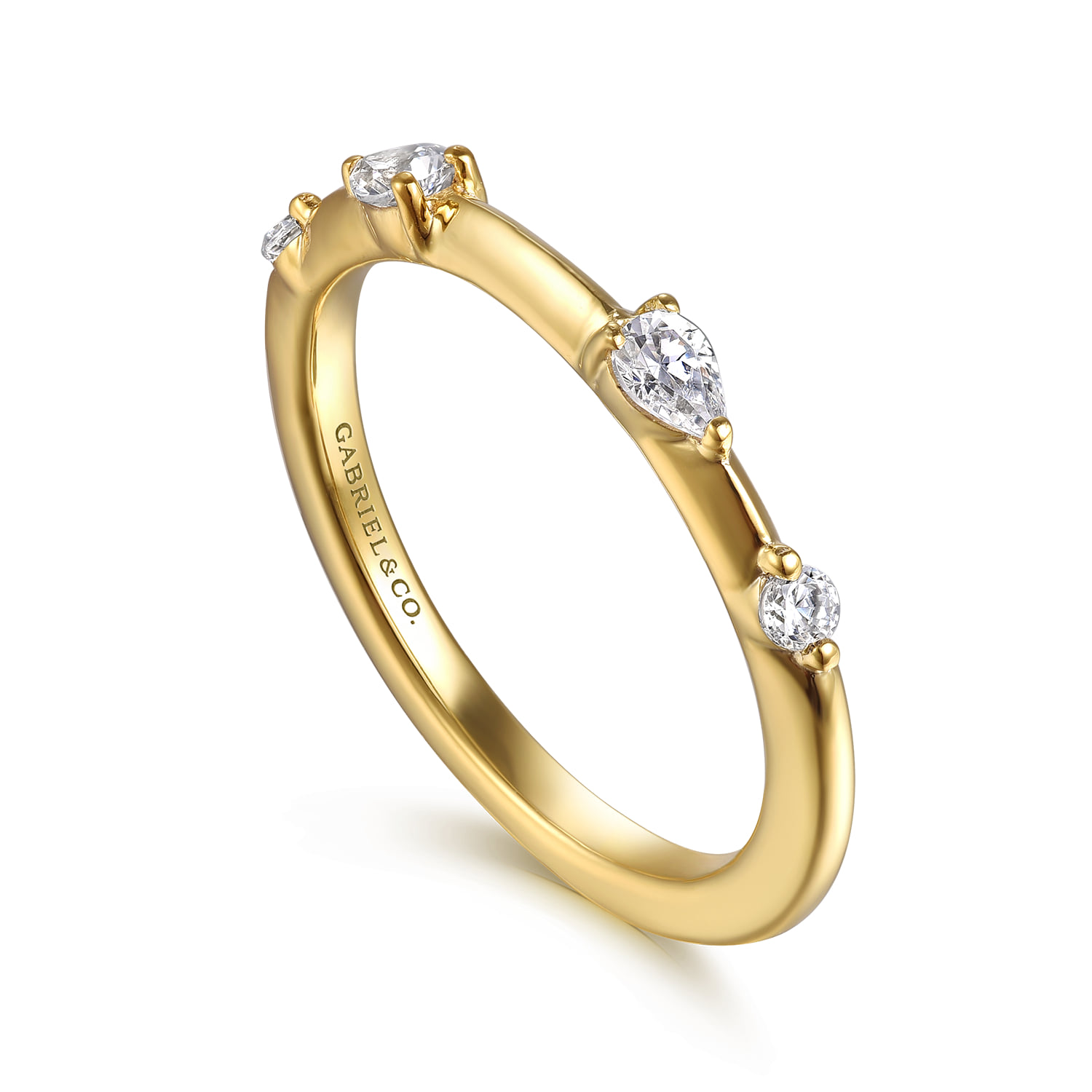 Diamond Wedding Band in 14K Yellow Gold, photograph 3