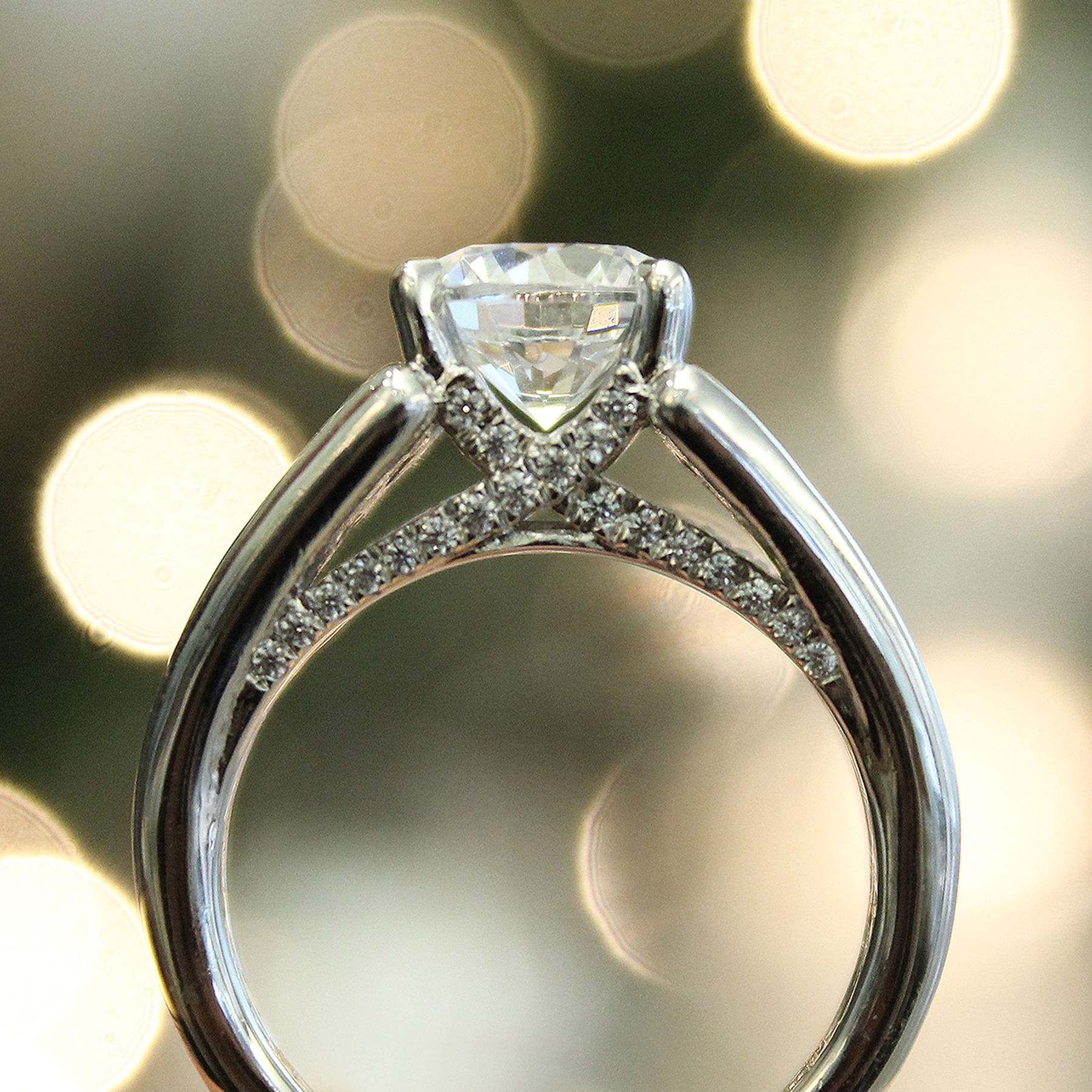 18K White Gold Round Diamond Engagement Ring angle 