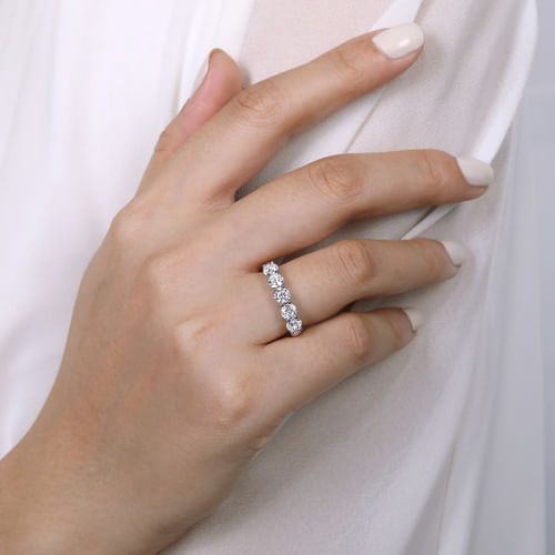 14K White Gold 5 Stone Diamond Anniversary Band