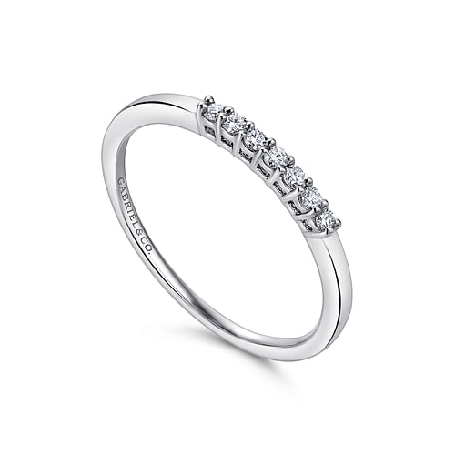 14K White Gold 7 Stone Shared Prong Set Diamond Wedding Band