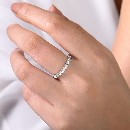 14K White Gold Baguette and Round Diamond Ring