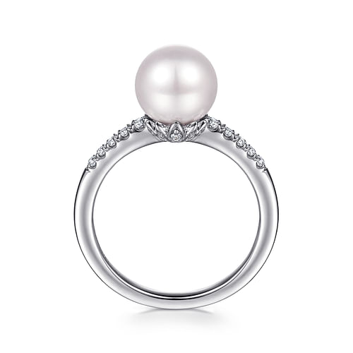 14K White Gold Classic Cultured Pearl and Graduate Diamond Ring