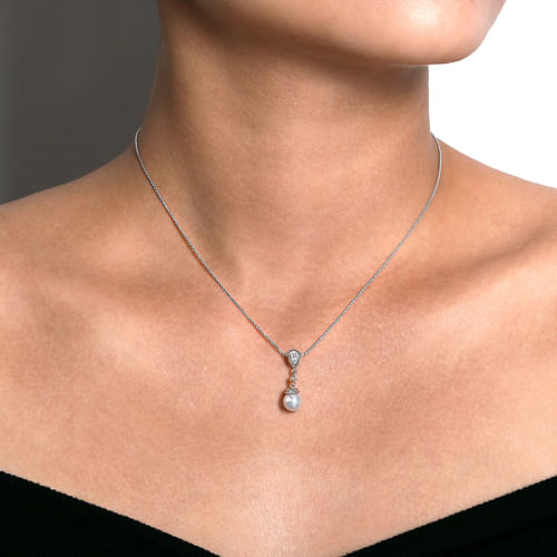 14K White Gold Cultured Pearl and Diamond Accent Pendant Necklace