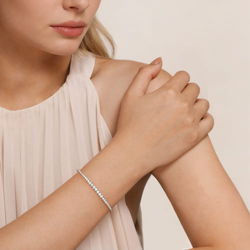 14K White Gold Diamond Bangle