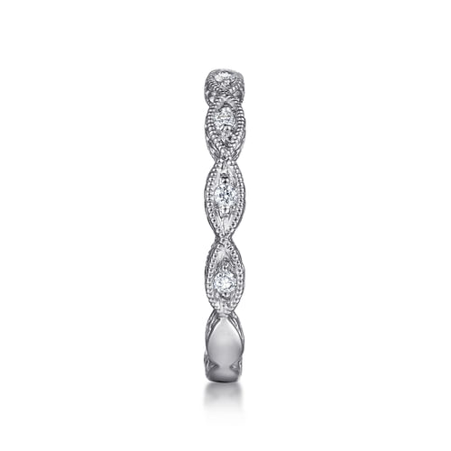14K White Gold Diamond Bujukan Marquise Station Ring