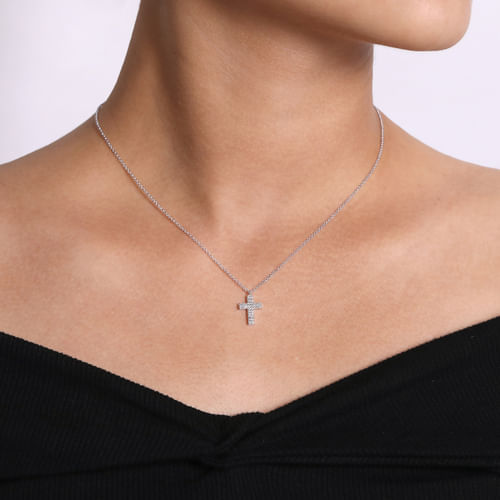 14K White Gold Diamond Cross Pendant Necklace