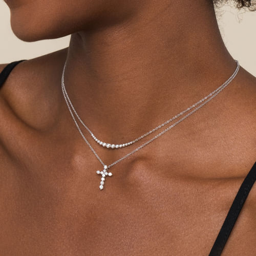 14K White Gold Diamond Curved Bar Necklace