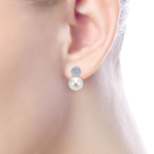 14K White Gold Diamond Fashion Earrings
